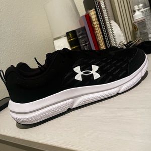 Under Armour Charged Assert 10